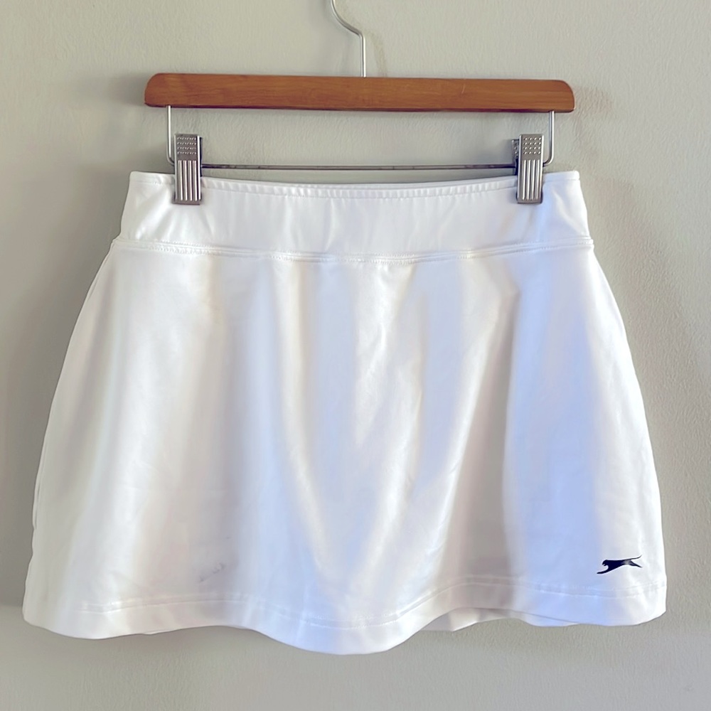White tennis skirt with mesh ball pockets